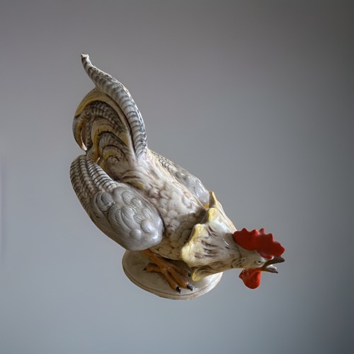 Decorative figurine a - of,