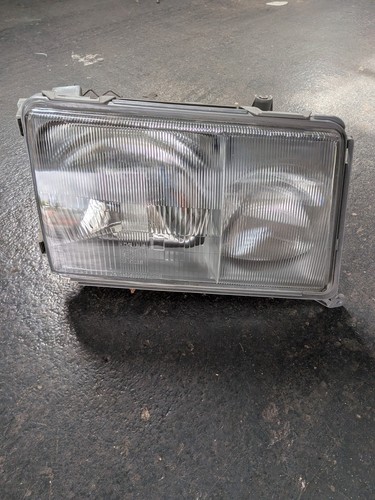 Mercedes w124 right headlight - mercedes,