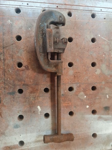 Record 202 screw - (no.202),