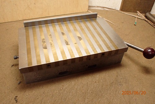 Older surface grinder - grinder, magnetic