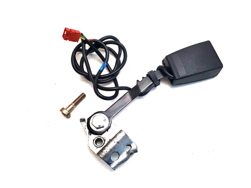 Mercedes w124 seat belt - mercedes,