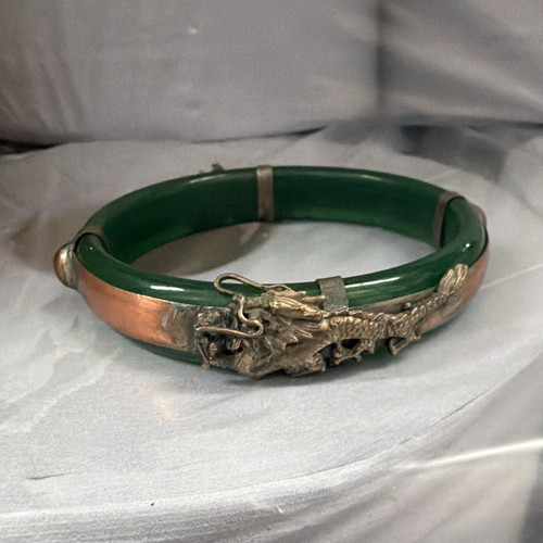 Green metal bangle - green,