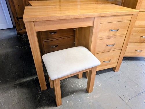 Solid oak dressing - solid,