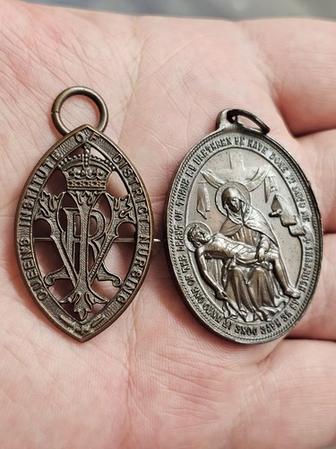 Vintage british nursing medal - vintage,
