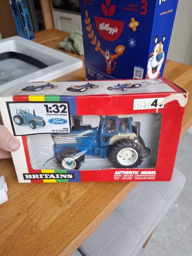 Britains farm toys ford 25 - farm,