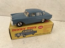 DINKY TOYS 186. MERCEDES BENZ 220SE SALOON.EXCELLENT   IN ORIGINAL BOX