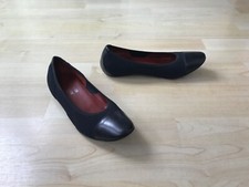 Donald J Pliner, Russell & Bromley Black Elastic Fabric/Leather Slip On Pumps  5