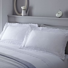 Serene Renaissance Lace Trim