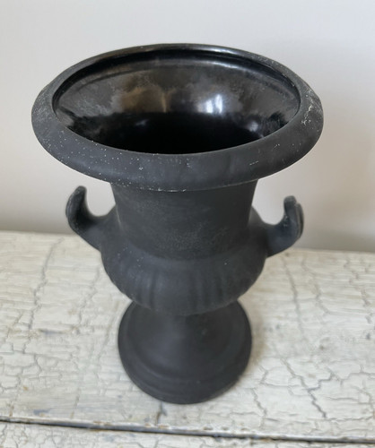 Unmarked black matte ceramic - black,