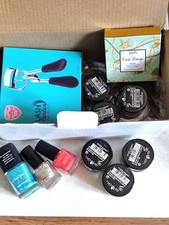 Cosmetic makeup job lot. Max