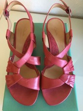 USED CLARKS CORAL LEATHER