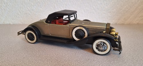 Plastic novelty 1930 s - 1/24,