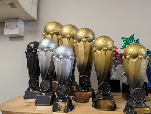 Football trophy free - trophy, +