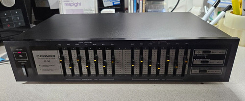 Pioneer 560 graphic - pioneer, gr-560