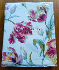 LAURA ASHLEY Gosford Cranberry