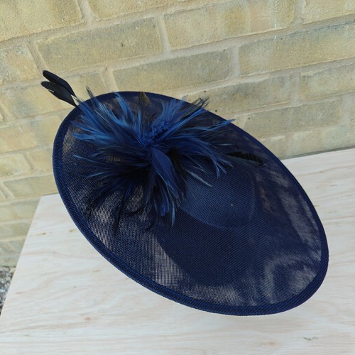 Navy blue feather wide brim - wide,