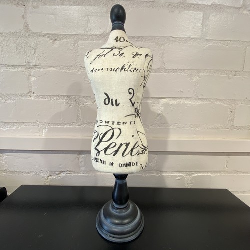 Parisian display mannequin
