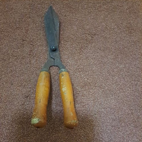 Garden shears short - short, handled