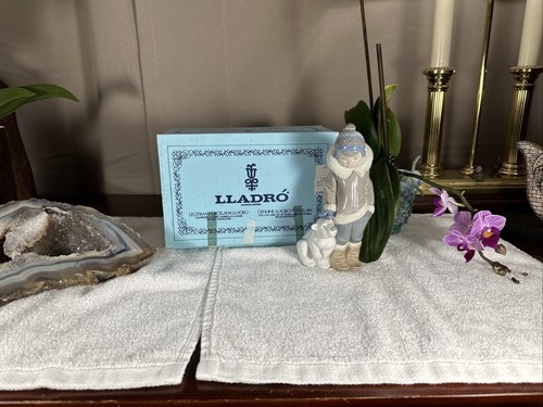 Lladro eskimo boy - boy, pet"