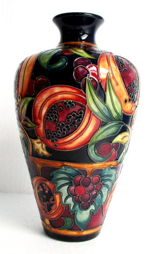 Moorcroft pottery large - pottery, garnet