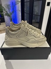 Gucci Rython Distressed 