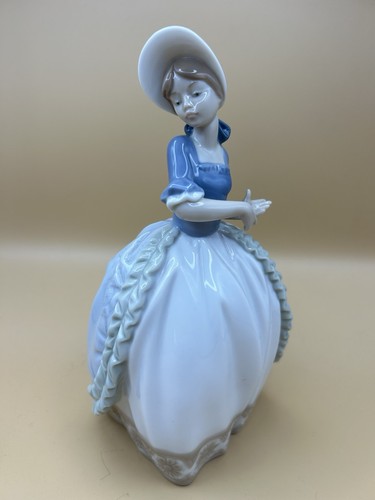 Vintage lladro nao figure - figure, ~