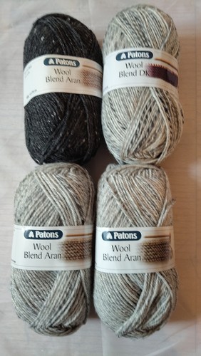 400g patons wool - 100g),