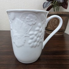 Wedgwood Strawberry And vine