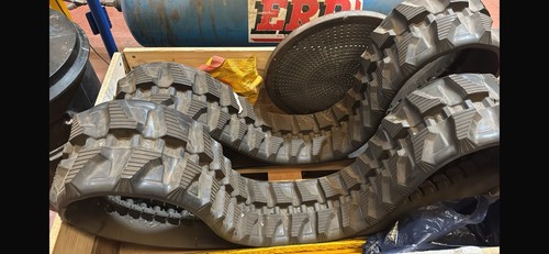 Tracks mini digger - tracks, digger,