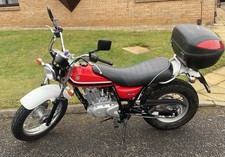 Suzuki RV125 VanVan 2015 10,800 Miles Great Little Commuter Motorcycle, Red.
