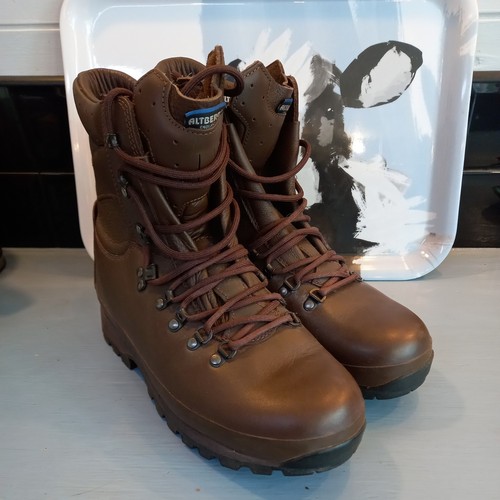 New altberg defender combat - defender,