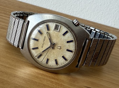 Men vintage bulova - men’s,