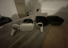 Oculus Meta quest 2 64gb with controllers and headset + extras