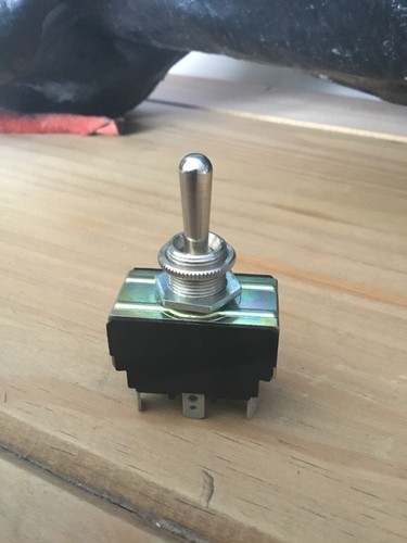 Arrow toggle switch 10a - arrow,