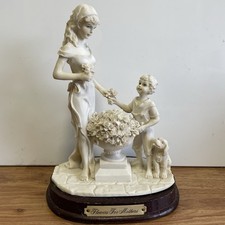 Statue Figurine Flowers For