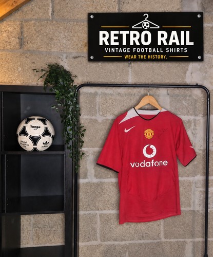 Manchester united retro - manchester,