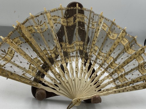 Pretty antique folding - pretty,