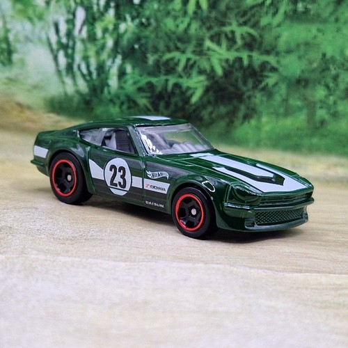 Hot wheels datsun - hot,