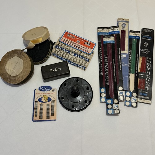 Bakelite thread holder and - bakelite, pin