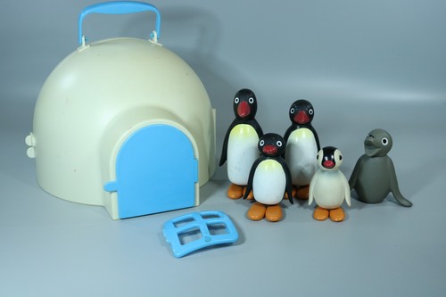 Golden bear pingu - bear, igloo