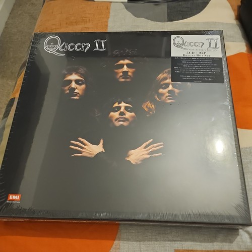 Queen collector - queen, (collector's