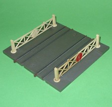 Tri-ang TT / T.33 Level