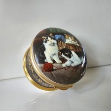 Falcon Hinged Bone China