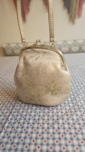 Gold and beige vintage - gold,