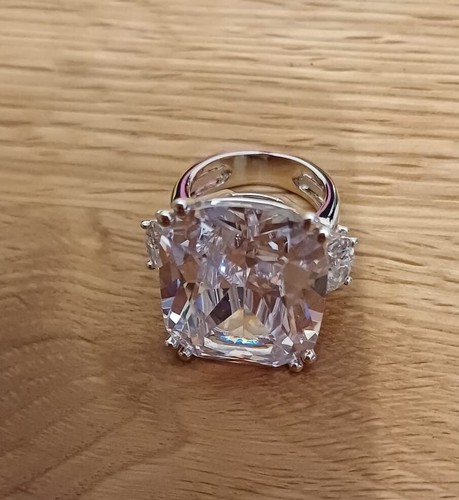 Cubic zirconia ladies ring - cubic,