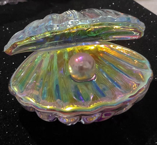 Unmarked iridescent glass clam - unmarked,