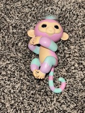 WowWee Fingerlings Interactive