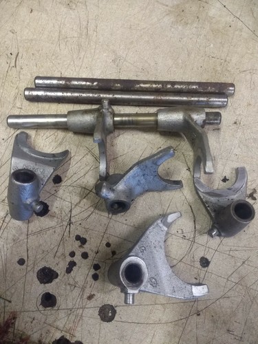 Suzuki 250 380 gearbox - /,