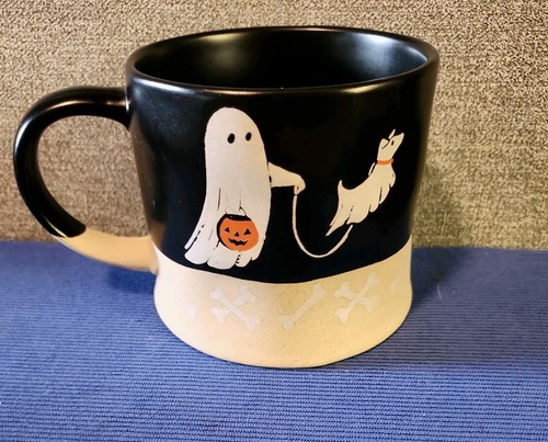 Halloween ghost walking dog - ,