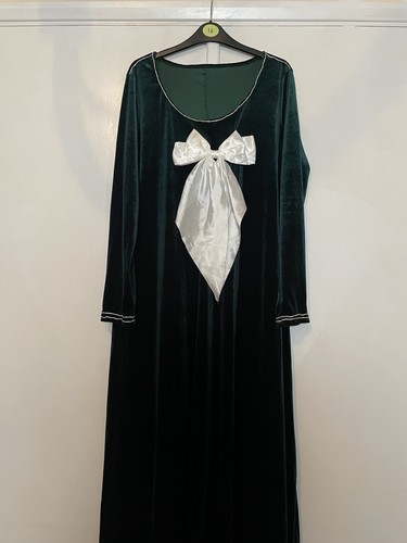 Floor length dark green soft - floor,